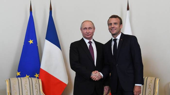 Putin und Macron in Sankt Petersburg zusammengetroffen