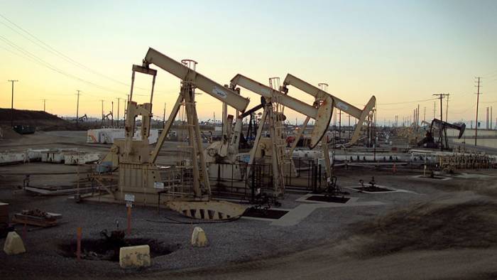 El petróleo continúa en declive tras la propuesta de recuperar la producción