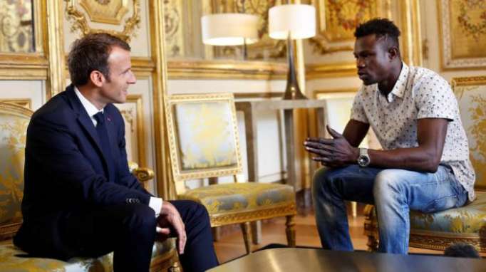 Illegal immigrant dubbed ‘Parisian spiderman’ granted honorary French citizenship