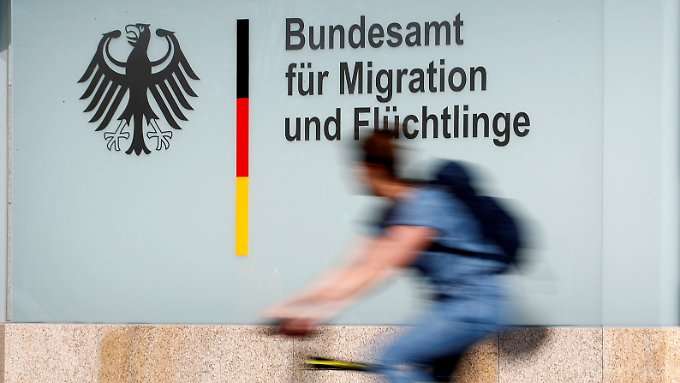 SPD fordert Aufklärung von Merkel