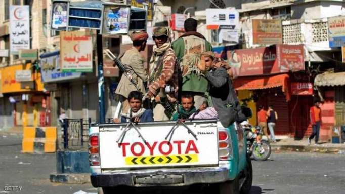 الحوثيون ينهبون الملايين.. بذريعة "نقود الشرعية"