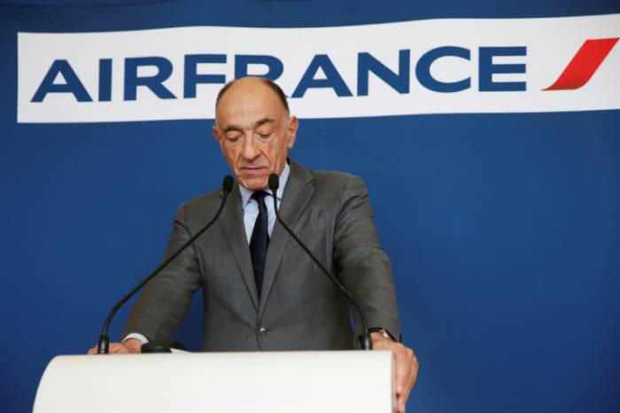 Le gouvernement français hausse le ton dans le conflit à Air France