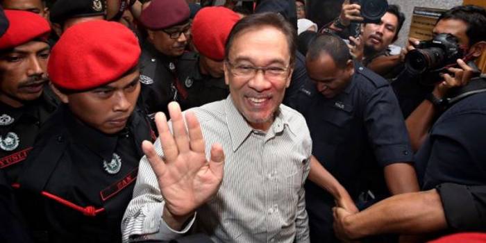 Malaisie : L’opposant Anwar Ibrahim prêt à se porter candidat au Parlement