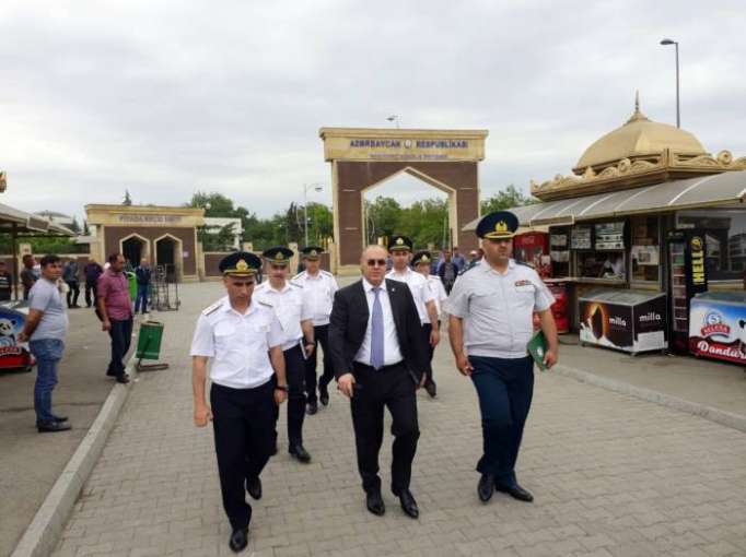 Səfər Mehdiyev gömrükçülərin işini yoxladı - FOTOLAR