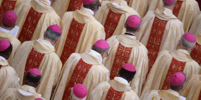 Pédophilie: tous les évêques chiliens remettent leur démission au pape