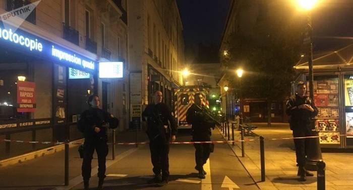 Un ataque con cuchillo en París deja muertos y heridos