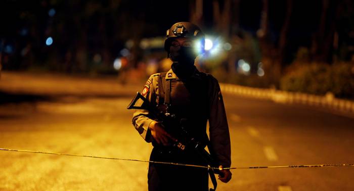 Bomba artesanal mata a tres personas en vivienda de Indonesia