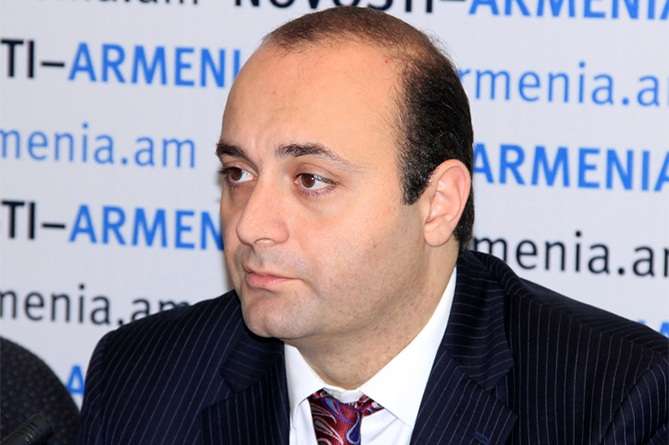 Ermənistanda nazir müavini istefa verib