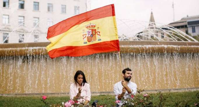 Senado español mantendrá la comisión para estudiar la intervención del Gobierno catalán