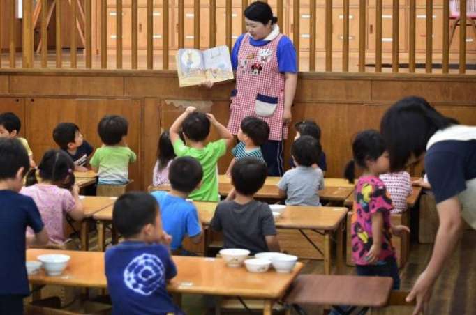 Japon : "les enfants, une affaire de femmes", des parlementaires sur le gril