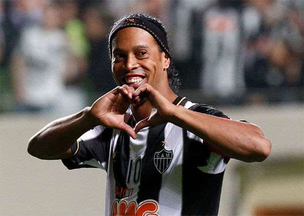 Deux femmes pour Ronaldinho?