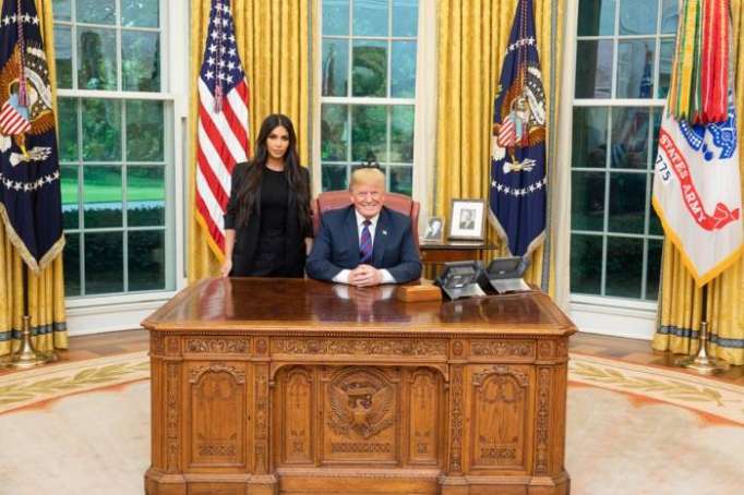 Donald Trump se reúne con Kim... Kardashian