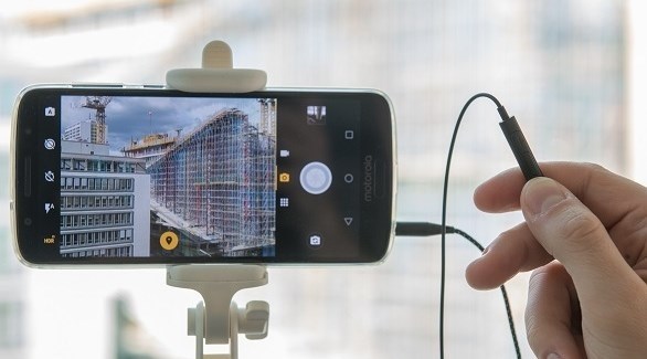 هكذا تستعمل سماعة الأذن كزر تصوير مع الهواتف الذكية