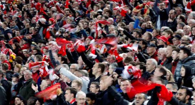 Atacan a hinchas del Liverpool en Ucrania a dos día de la final de la Champions