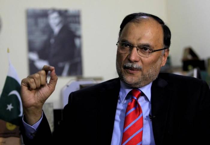 Pakistani interior minister shot by man linked to new religious party - report