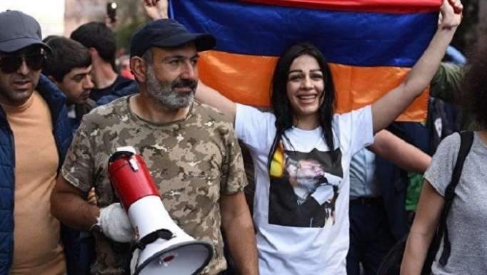 ABŞ-dakı erməni diasporu da Paşinyanı dəstəklədi