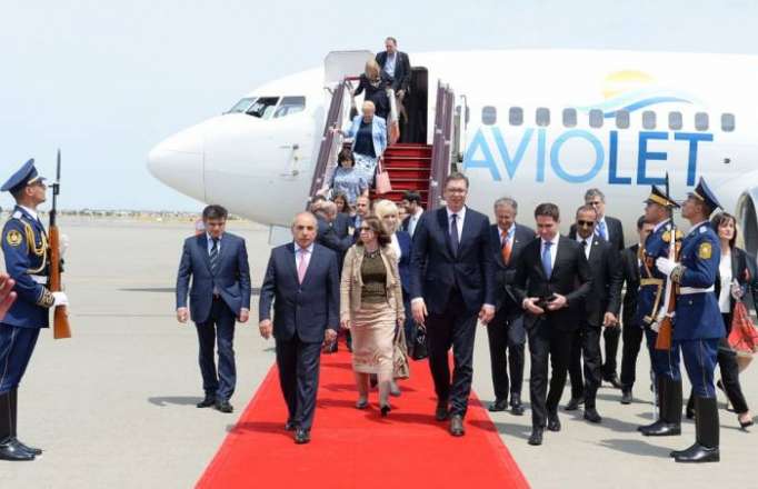 Presidente de Serbia permanece en Azerbaiyán