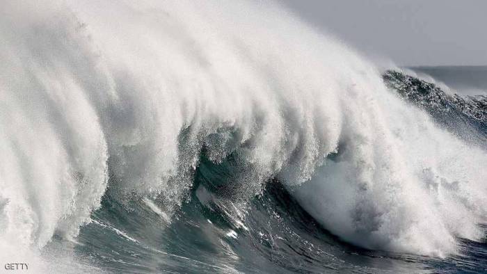 موجة "مذهلة" تدخل تاريخ الكرة الأرضية