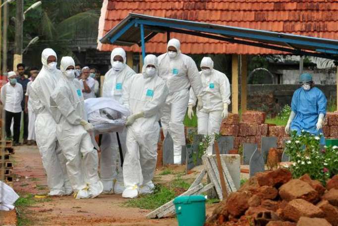 Un virus de procedencia animal mata a 15 personas en India