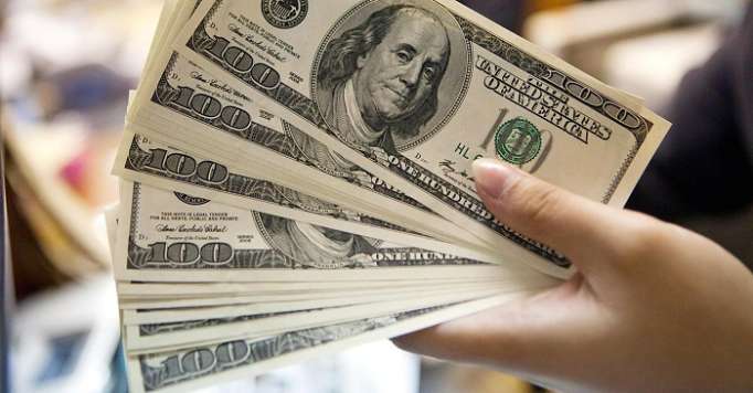 Sale of US dollars to banks by SOFAZ down