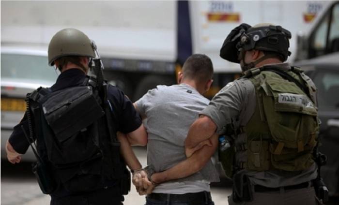 الاحتلال يعتقل 13 فلسطينياً في الضفة