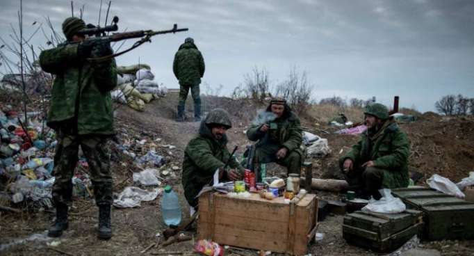 لوغانسك تتهم القوات الأوكرانية بقصف أراضيها مرتين خلال اليوم الماضي