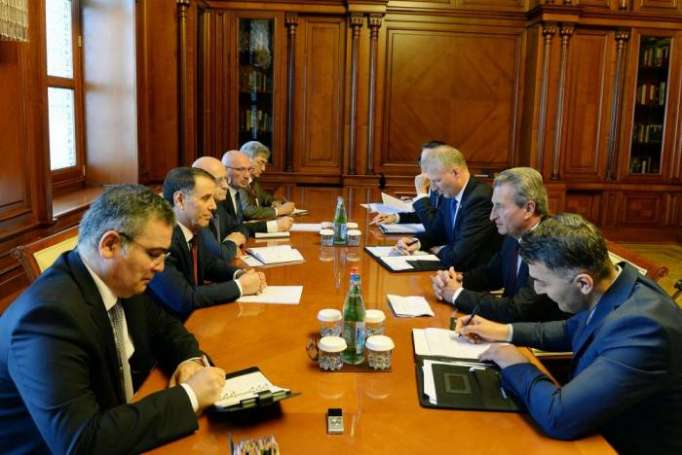 Treffen mit Delegation um EU-Kommissar Günther Oettinger im Ministerkabinett