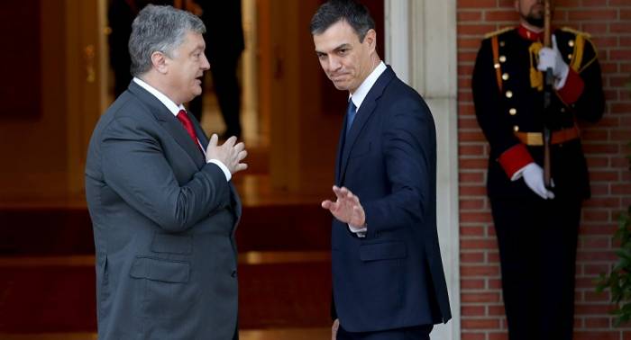 Sánchez comunica a Poroshenko que mantendrá su apoyo a las sanciones antirrusas