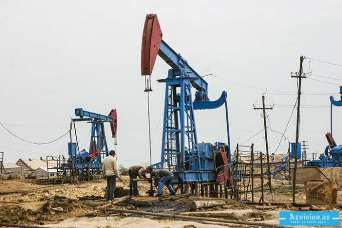 Cae el precio del petróleo de Azerbaiyán