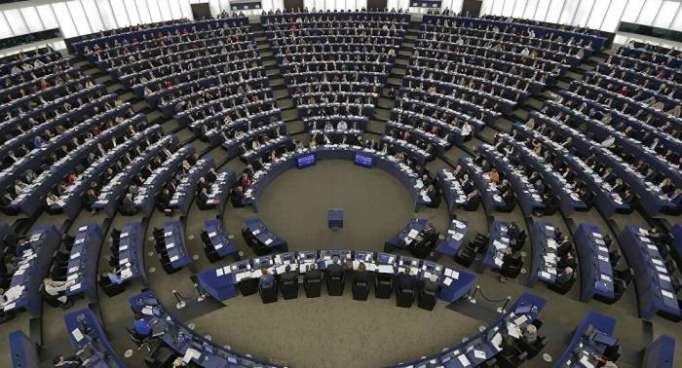 El Parlamento Europeo aprueba otorgar a Ucrania 1.000 millones de euros