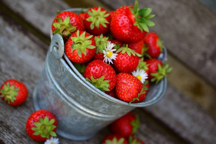 Las frutas y verduras que contienen más pesticidas