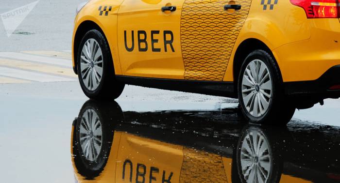Barcelona reduce el número de licencias a Uber y Cabify