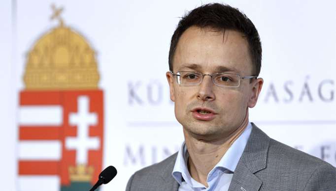 Hungarian FM arrives in Azerbaijan
