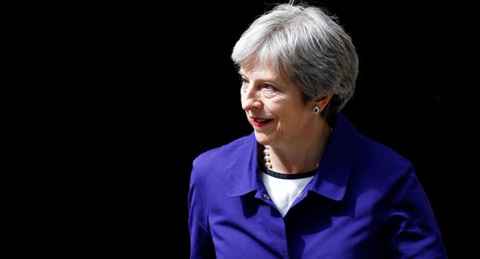 Theresa May logra el apoyo de su Gobierno para suavizar Brexit