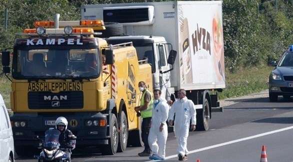 اليونان: مقتل وإصابة 16 شخصاً بينهم أطفال في حادث شاحنة تقل لاجئين