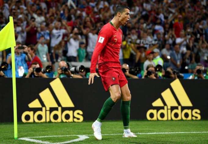 Ronaldo Rusiyada tarix yazdı - Fotolar (Yenilənib)