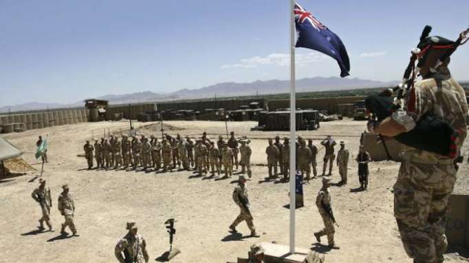 Leaked picture of Australian soldiers flying Nazi swastika in Afghanistan sparks scandal