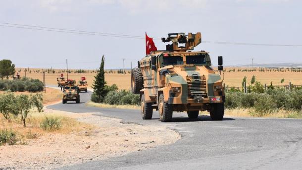 Syrie: Troisième mission de patrouilles des soldats turcs à Manbij