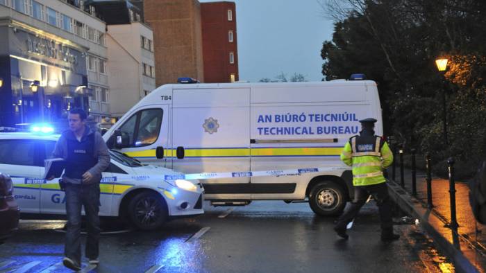 Irlanda: Un coche arrolla a varios peatones junto a una iglesia en Dublín