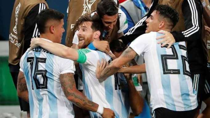 Argentina se salva de milagro y sigue en Rusia 2018