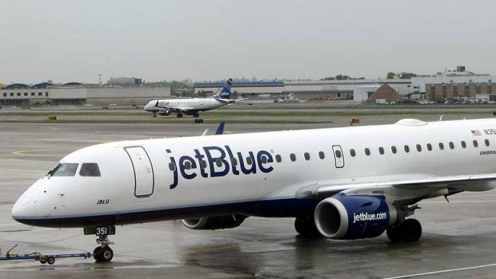 VIDEO: El piloto de un avión de JetBlue en Nueva York avisa por error de un secuestro