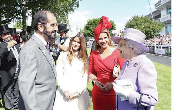 محمد بن راشد يتوج بطلاً لسباق الديربي الإنجليزي