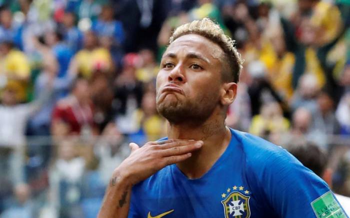 Mondial 2018: un bar offre une tournée générale à chaque chute de Neymar