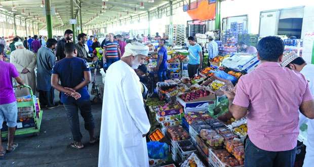 السوق المركزي للخضروات والفواكه في كامل الجاهزية لاستقبال عيد الفطر المبارك