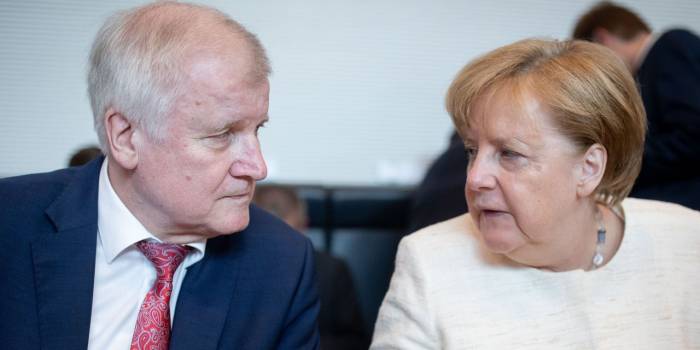 Allemagne : ultimatum pour Angela Merkel sur les migrants