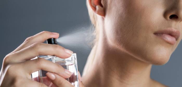 Le secret pour garder son parfum plus longtemps