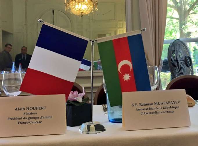Le centenaire de la RDA a été célébré au Sénat français