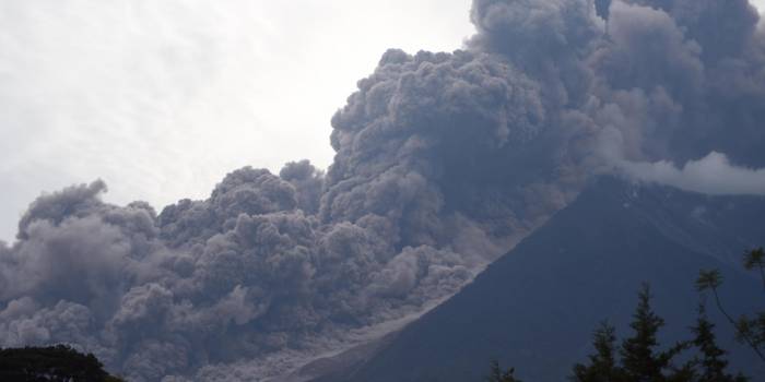 Trois volcans en activité maintiennent le Guatemala en alerte
