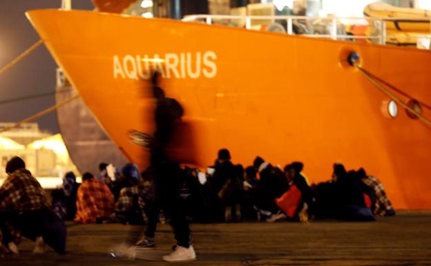 Malta dice que no le compete situación de barco con 629 inmigrantes