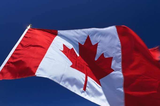 Canada: Plus de 100 demandes d